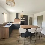 Дом отдыха Maison Mila Avec Jacuzzi Proche Sarlat *
