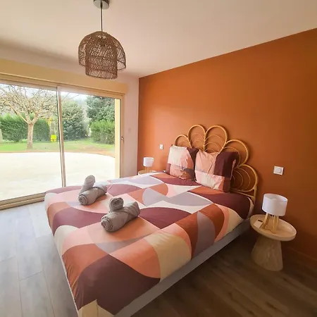 Дом отдыха Maison Mila Avec Jacuzzi Proche Sarlat Витрак