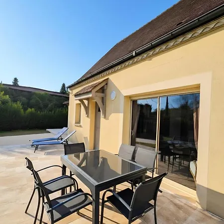 Дом отдыха Maison Mila Avec Jacuzzi Proche Sarlat