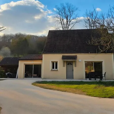 Дом отдыха Maison Mila Avec Jacuzzi Proche Sarlat Витрак